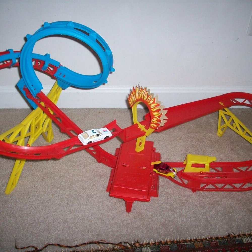 Vintage 1978 Durham's Motorized Daredevil Stunt Track Toy Car Tracks Non Working